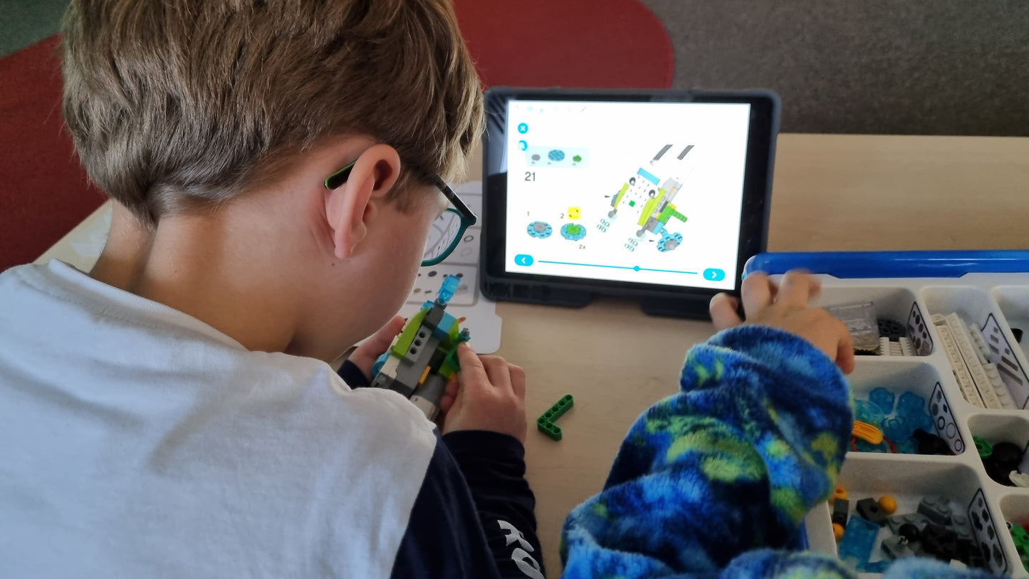 Robotics & Programming Course @ Middle East International